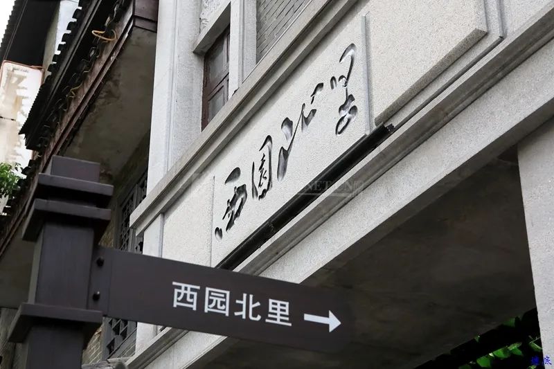 DƬ